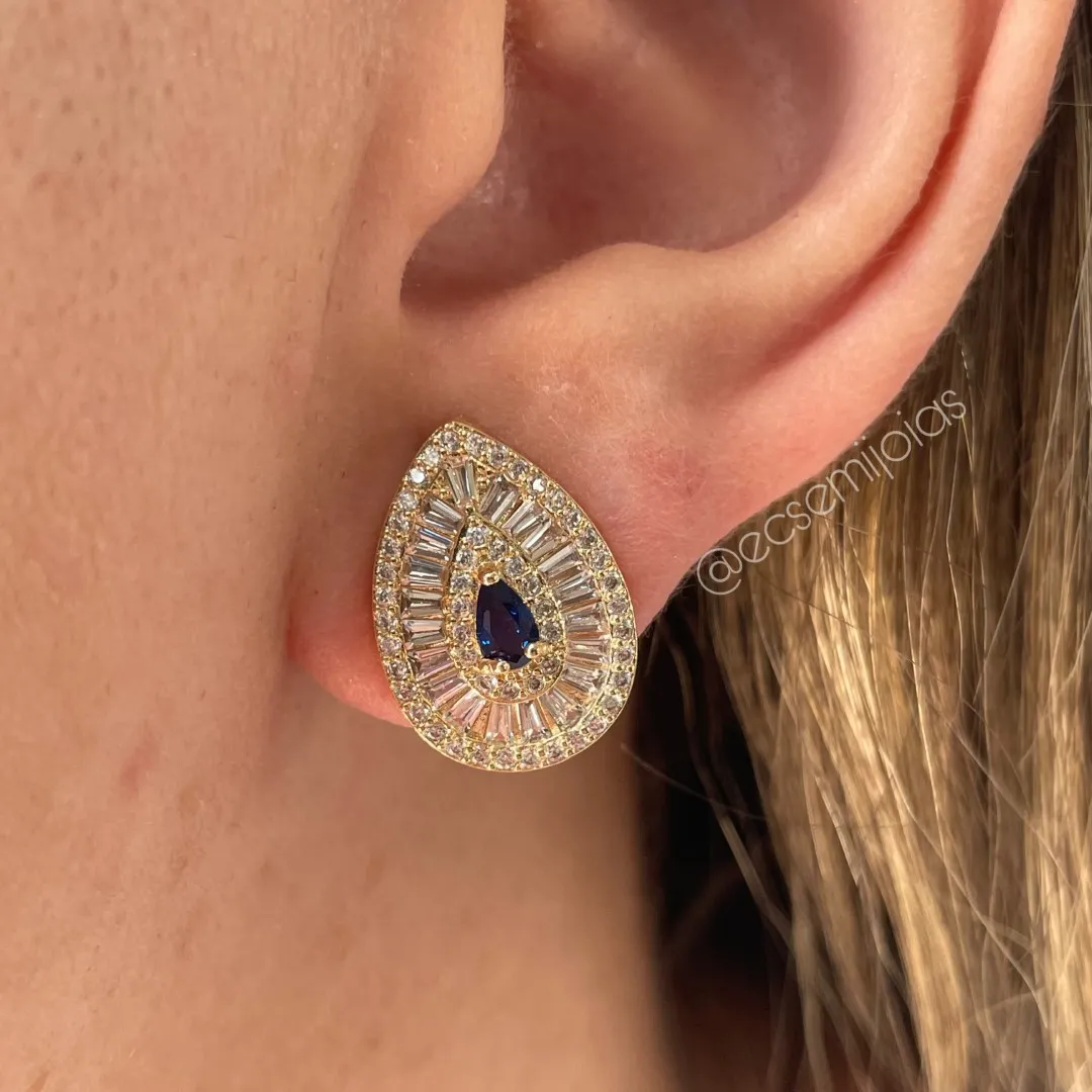 Conjunto de brinco e colar de gota com zircônia gota no centro com baguetes em volta e cravejado nas bordas - banhado a ouro 18k