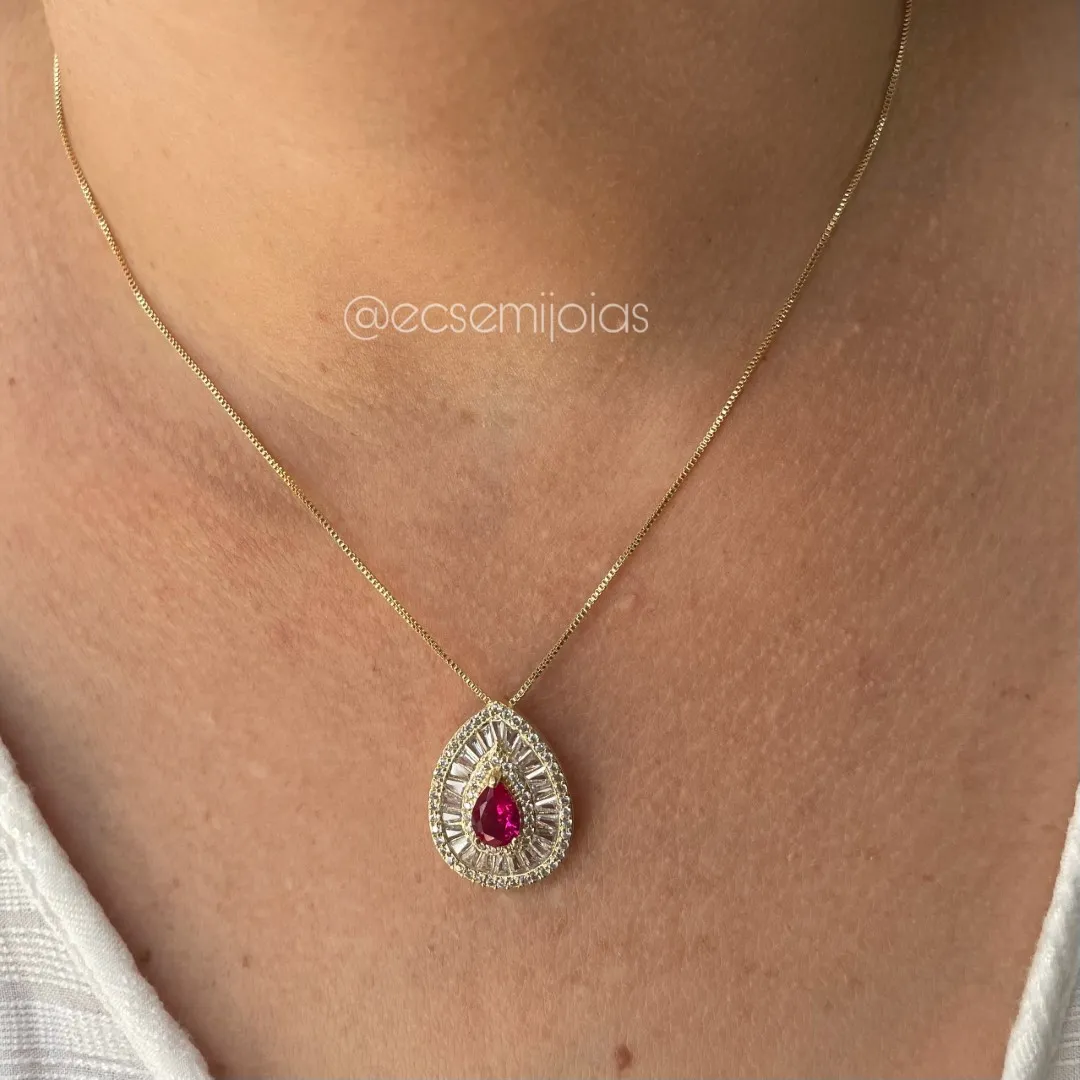 Conjunto de brinco e colar de gota com zircônia gota no centro com baguetes em volta e cravejado nas bordas - banhado a ouro 18k
