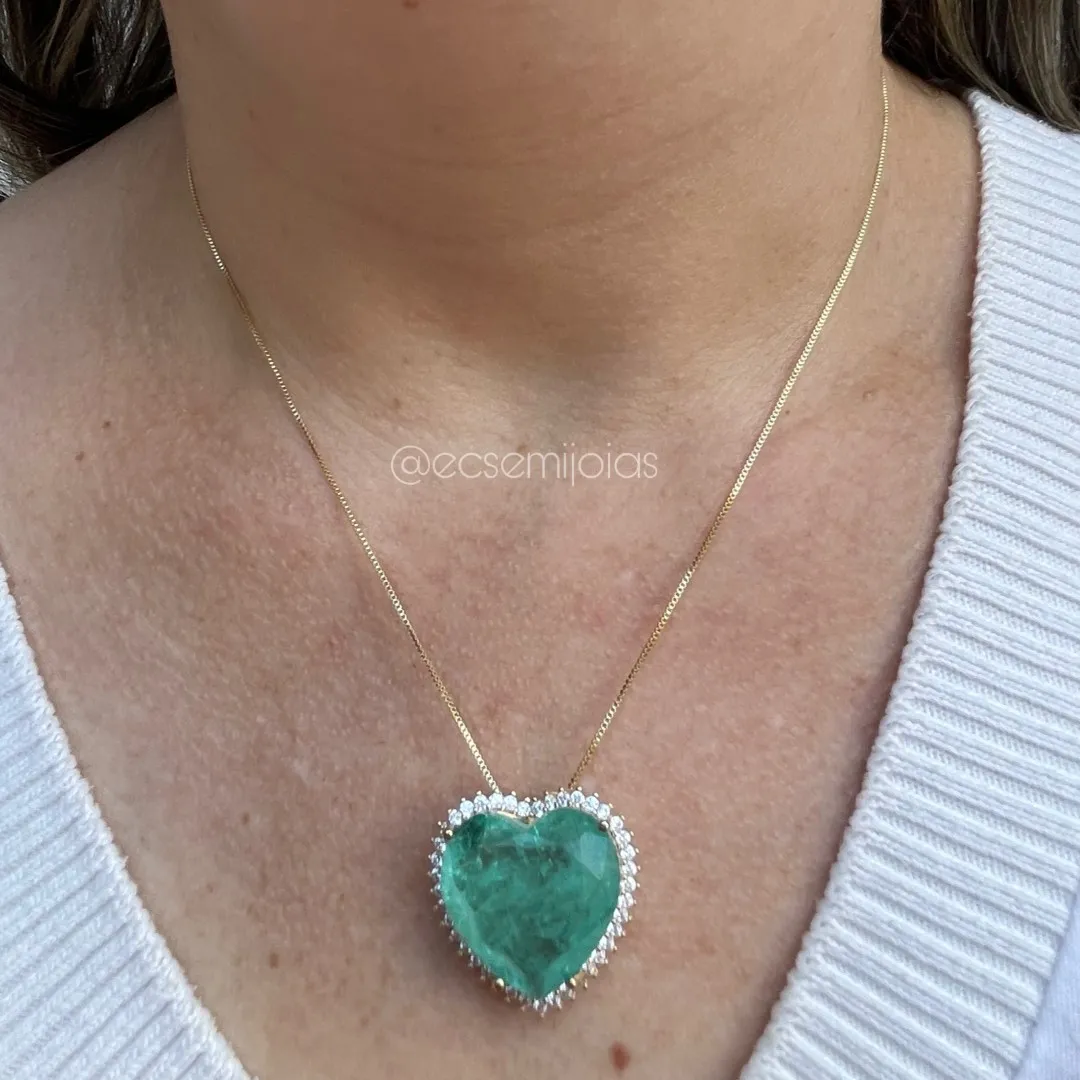 Conjunto de brinco e colar de coração de pedra fusion cravejado em volta - banhado a ouro 18k