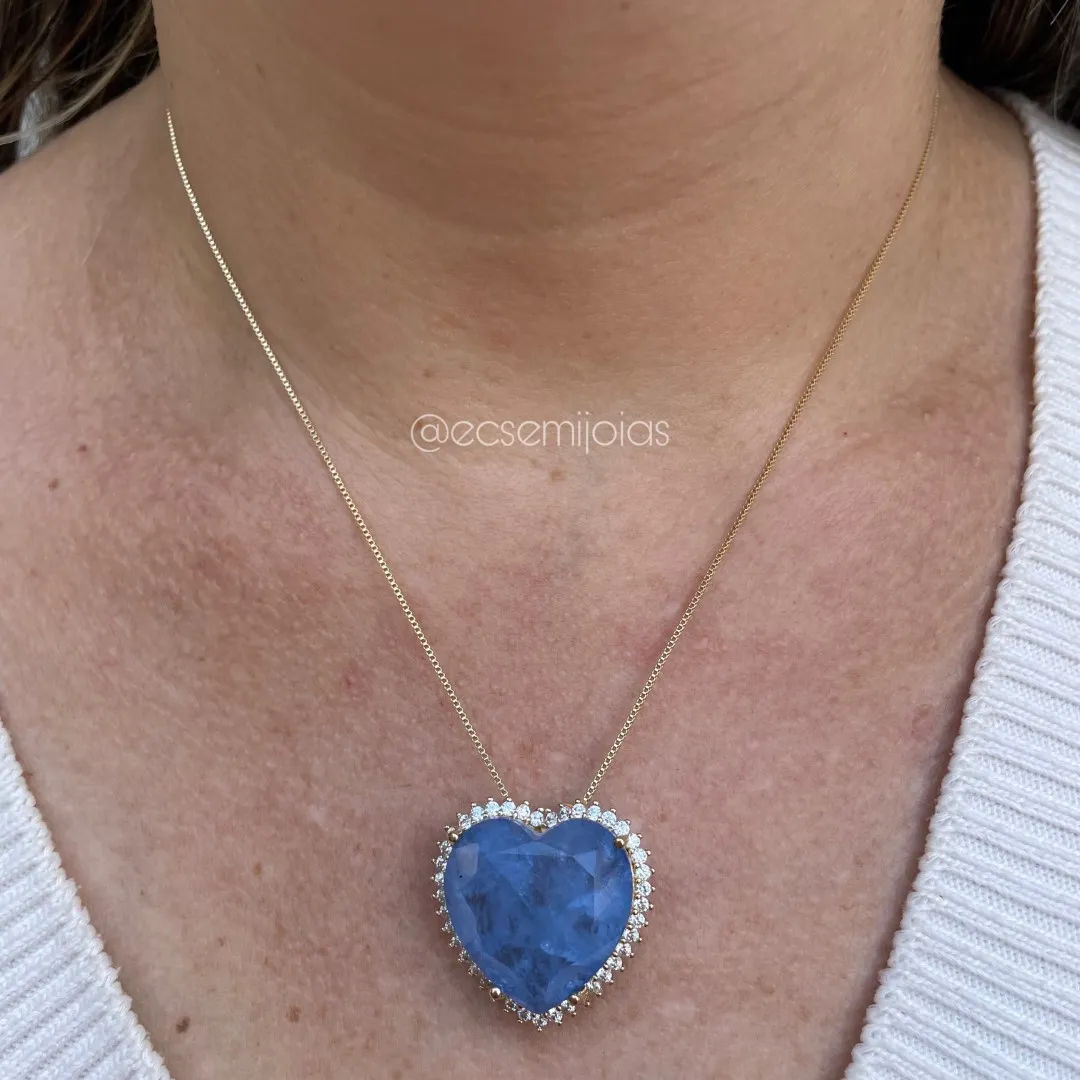 Conjunto de brinco e colar de coração de pedra fusion cravejado em volta - banhado a ouro 18k