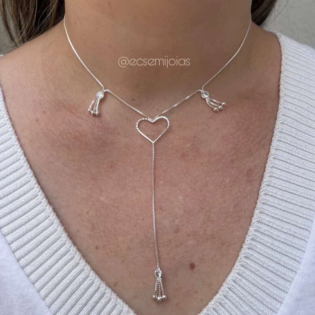 Choker com coração no centro e gravata com zircônia - 33cm + extensor - banhado a prata 925