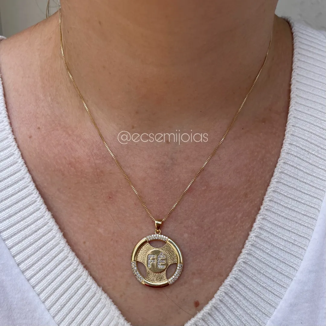 Colar com mandala com FÉ cravejado no centro e bordas cravejadas - 45cm - banhado a ouro 18k