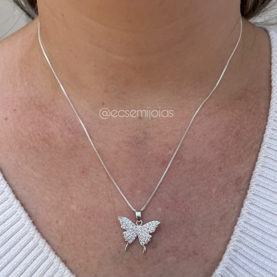 Colar com pingente de borboleta cravejada - 45cm - banhado a prata 925