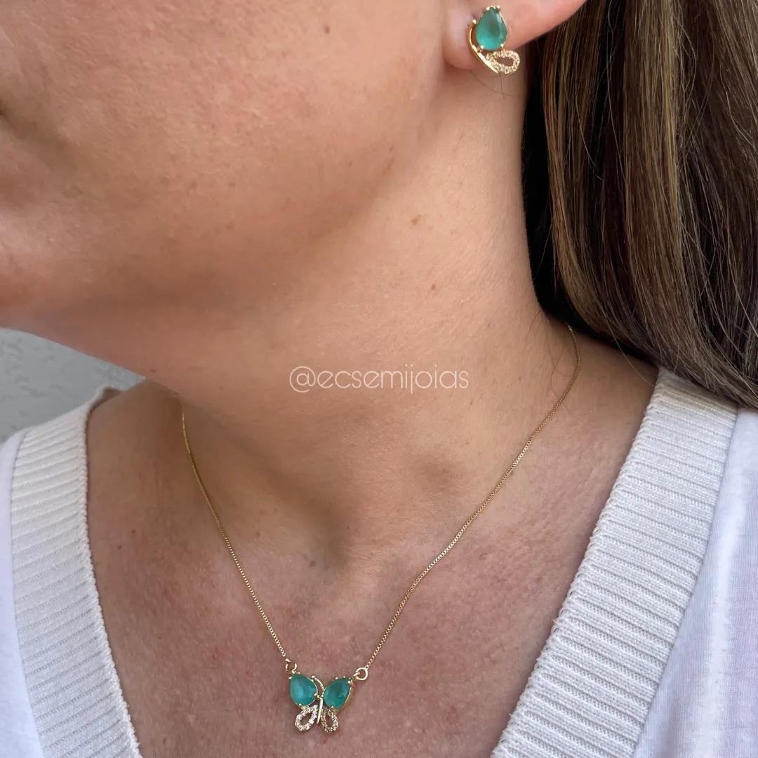 Conjunto de brinco e colar de borboleta com gotas maiores nas asas e cravejado em baixo - banhado a ouro 18k