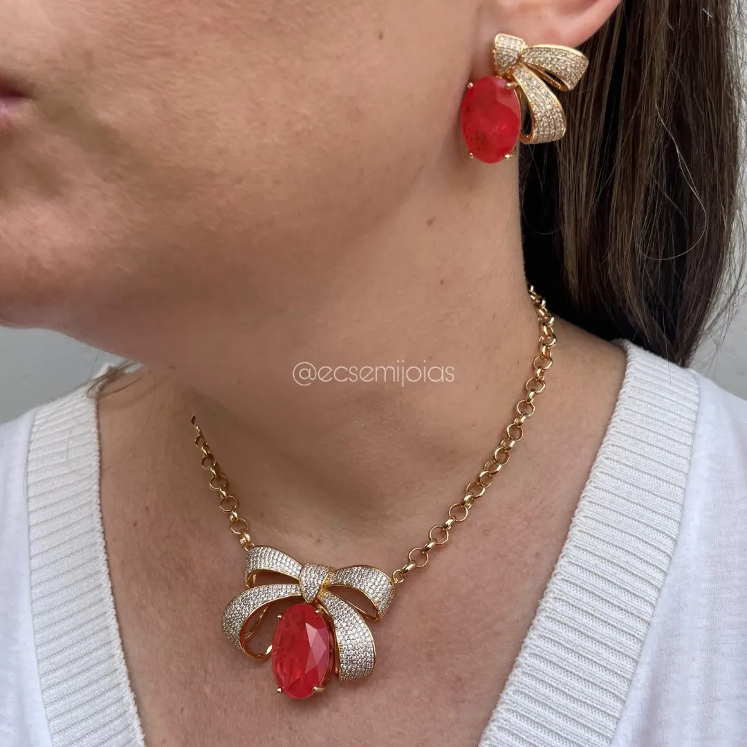 Conjunto de brinco e colar de gota de laço cravejado com pedra oval fusion pendurada - banhado a ouro 18k