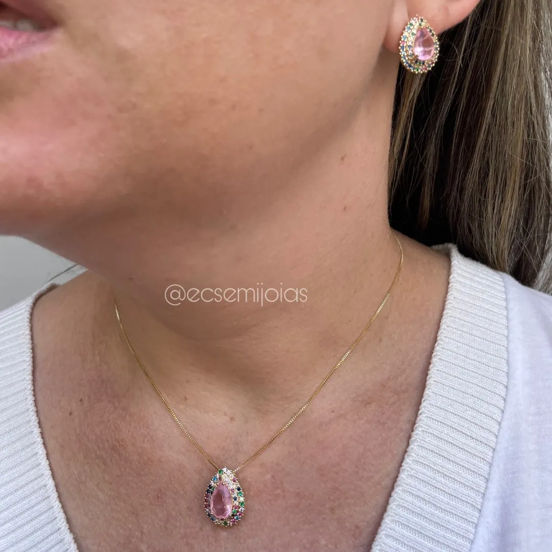 Conjunto de brinco e colar de gota de pedra fusion cravejado colorido em volta - banhado a ouro 18k