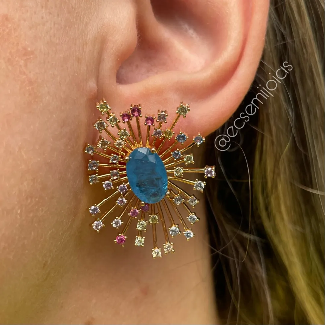 Conjunto anel e brinco com pedra oval fusion no centro com aros vazados em volta com zircônias nas pontas - banhado a ouro 18k