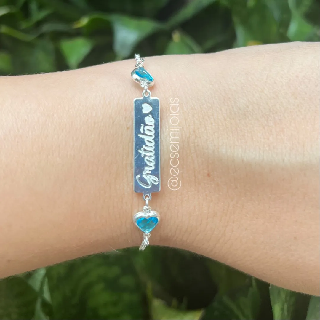 Pulseira de plaquinha GRATIDÃO com um coração de cada lado - 19cm - banhado a prata 925