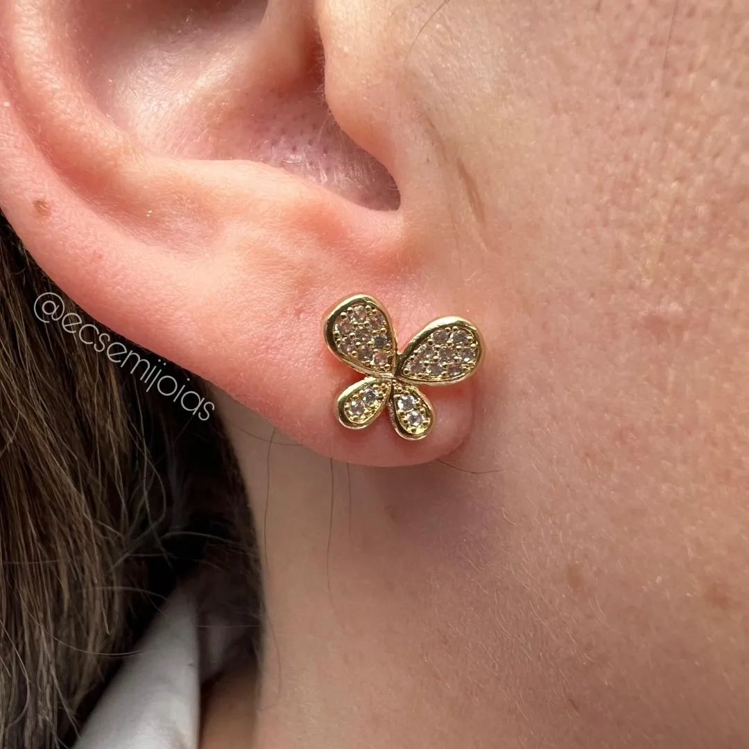 Brinco de borboleta cravejada - banhado a ouro 18k