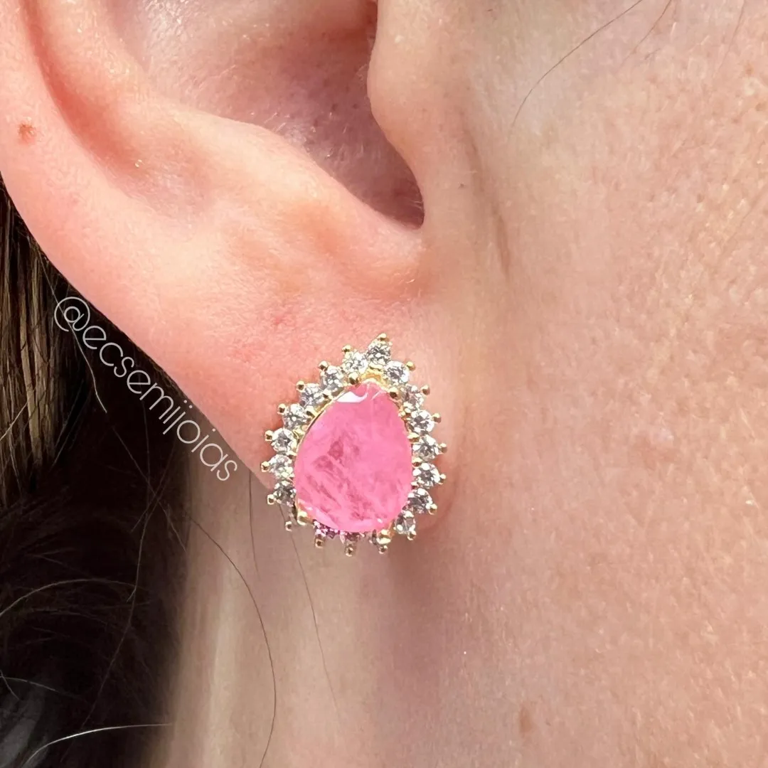 Brinco pedra gota 6x8mm fusion no centro cravejado em volta - M - banhado a ouro 18k