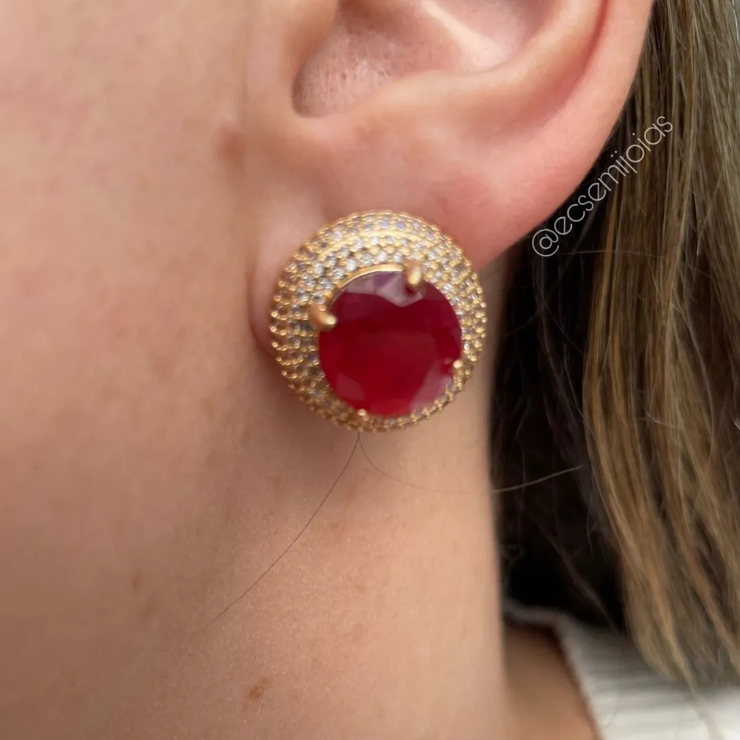 Conjunto de anel e brinco com pedra redonda grande no centro cravejado em volta - banhado a ouro 18k