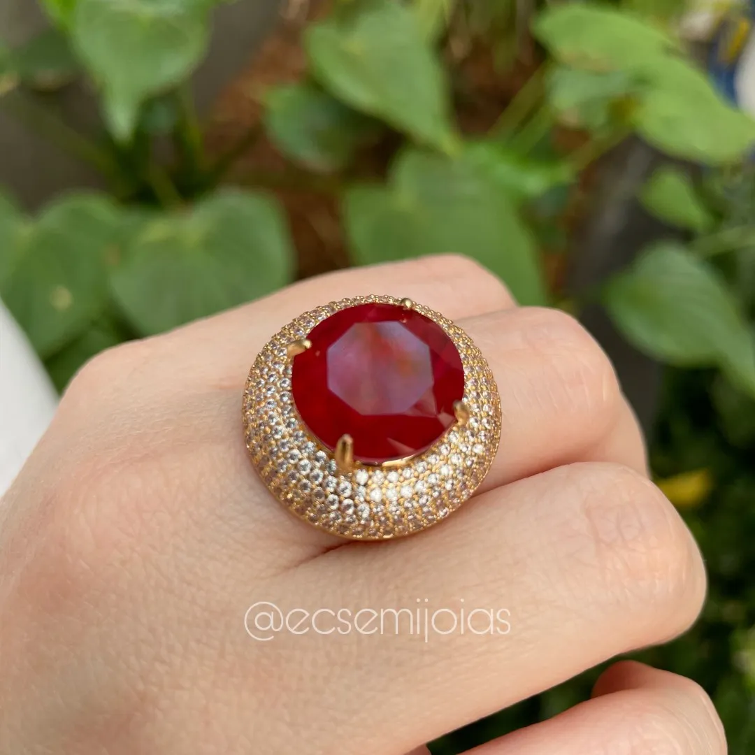 Conjunto de anel e brinco com pedra redonda grande no centro cravejado em volta - banhado a ouro 18k