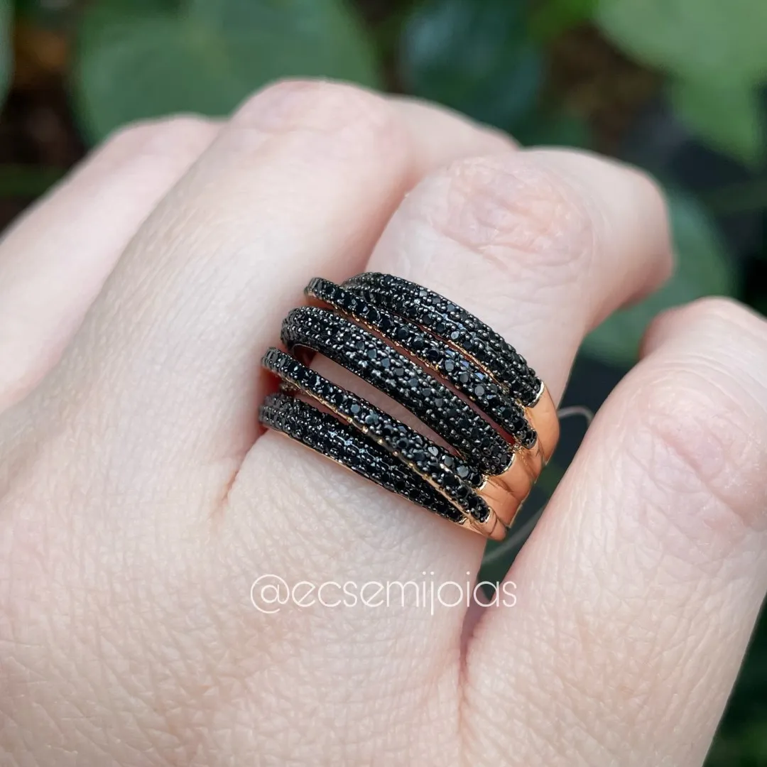 Anel entrelaçado cravejado vazado - banhado a ouro 18k