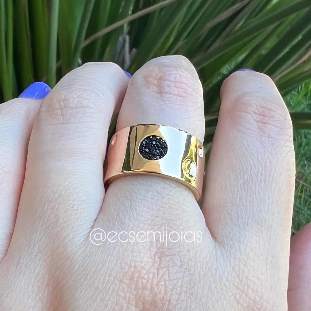 Anel largo com partes redondas cravejadas - banhado a ouro 18k