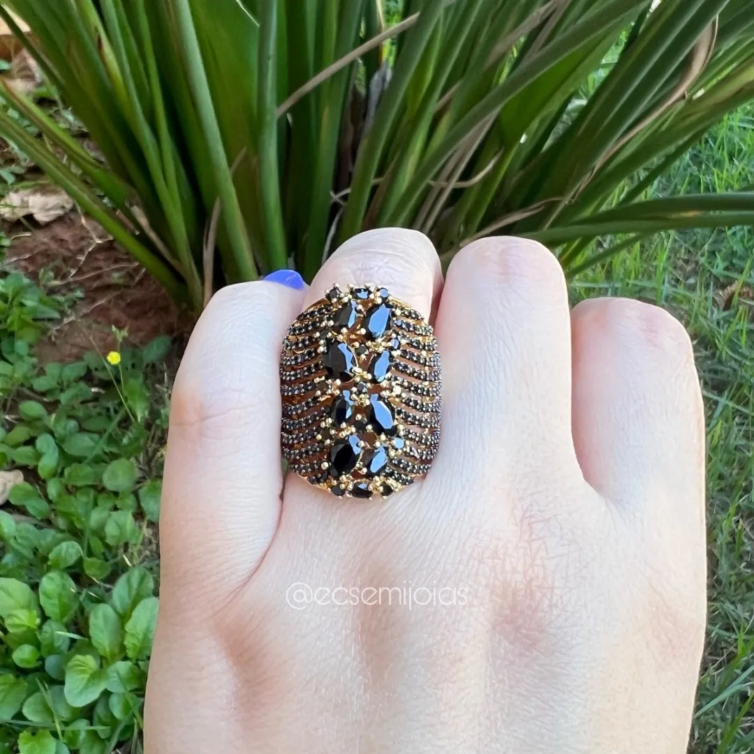 Anel mais largo com 2 fileiras de navetes no centro com bordas cravejadas vazadas - banhado a ouro 18k
