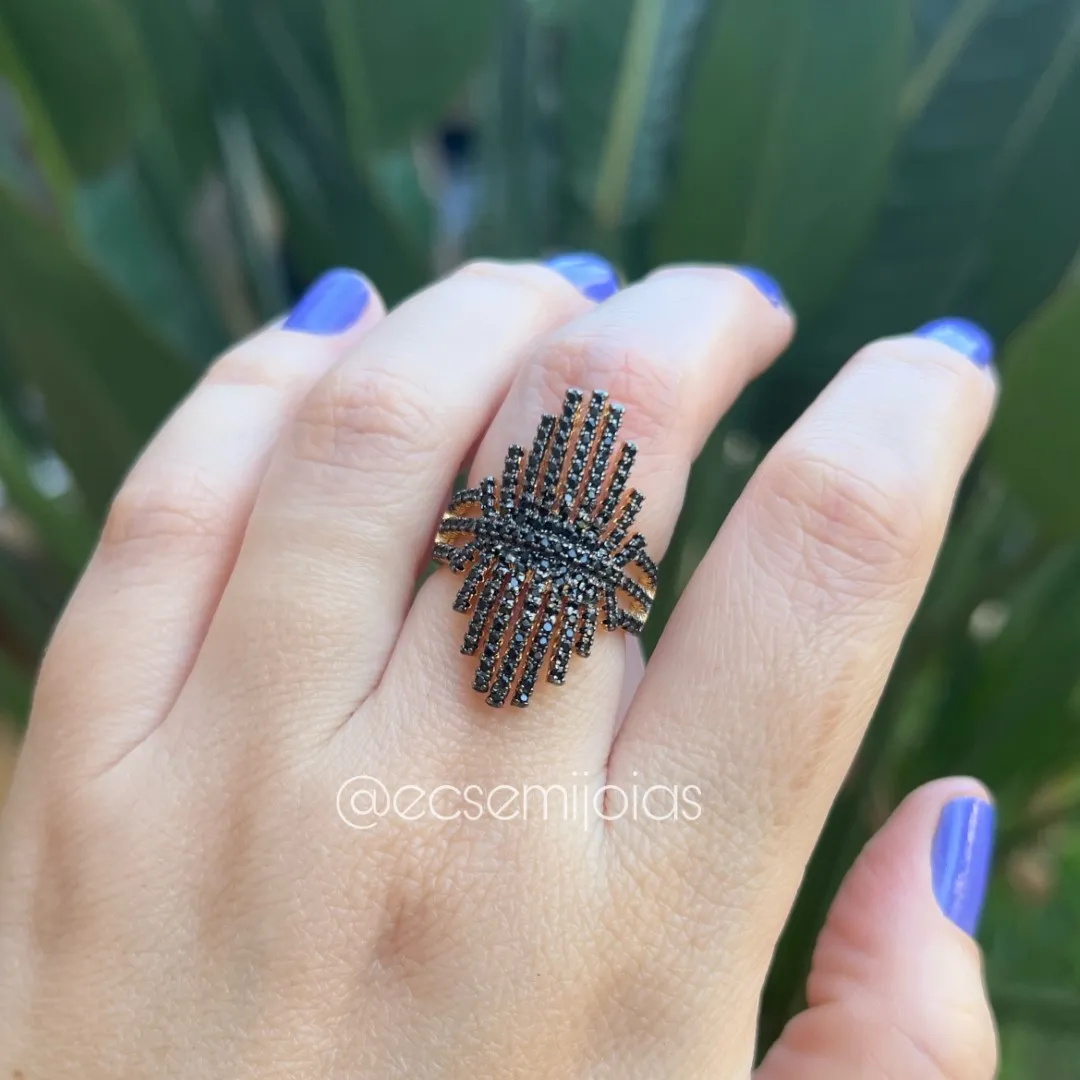 Anel vazado com aros cravejados - banhado a ouro 18k