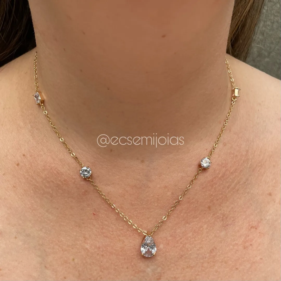 Colar com zircônia gota no centro e 2 rodondas e 2 baguetes - 45cm + extensor - banhado a ouro 18k