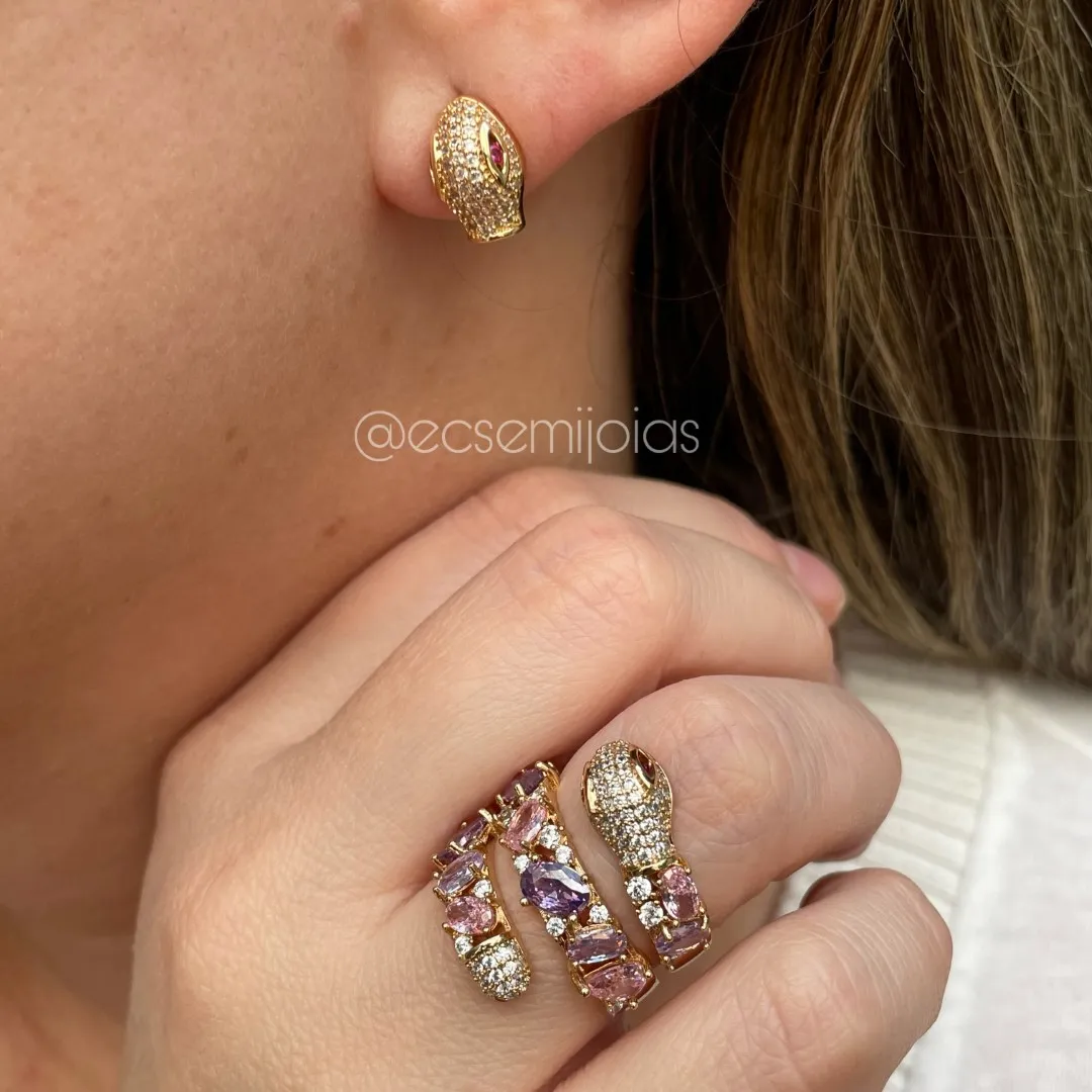 Conjunto anel e brinco cobra cravejada com zircônias ovais maiores - banhado a ouro 18k