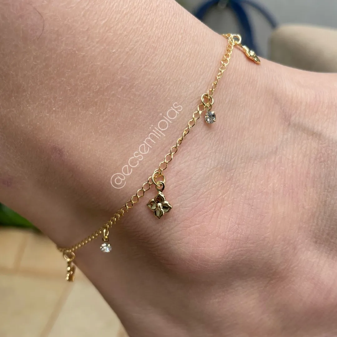 Tornozeleira com 3 folhinhas e 2 zircônias - 22cm + extensor - banhado a ouro 18k