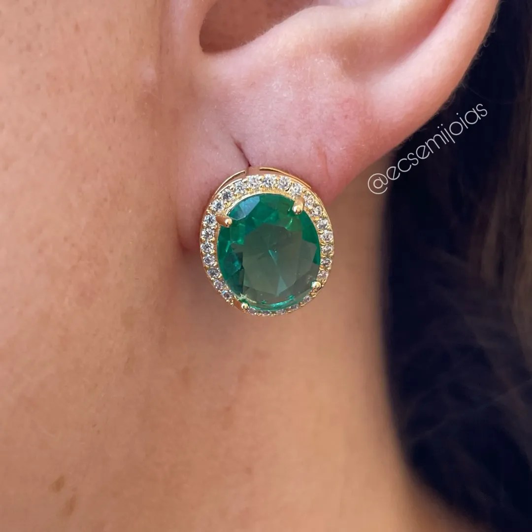 Brinco com zircônia oval grande 10x12mm no centro cravejado em volta - banhado a ouro 18k