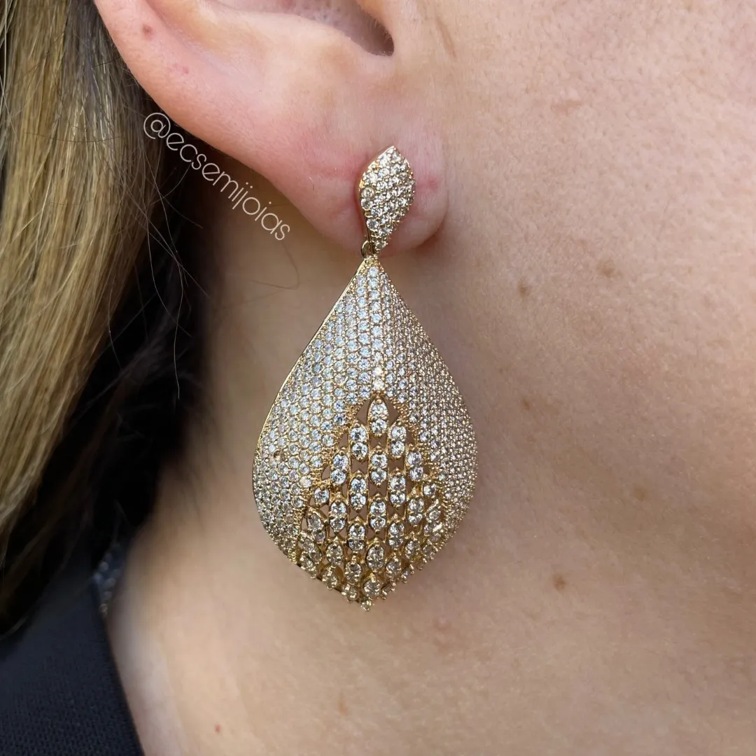 Brinco gota cravejada - banhado a ouro 18k