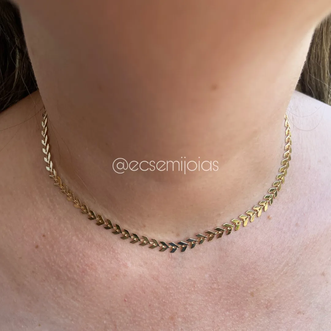 Choker escama de peixe liso - 35cm + extensor - banhado a ouro 18k