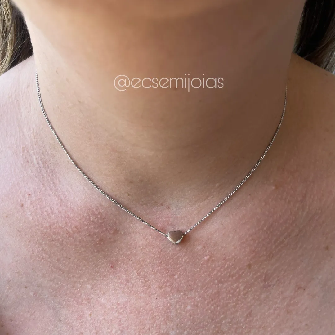 Colar de elos fininhos com pingente de coração 7mm liso - 37cm + extensor - banhado a ródio branco