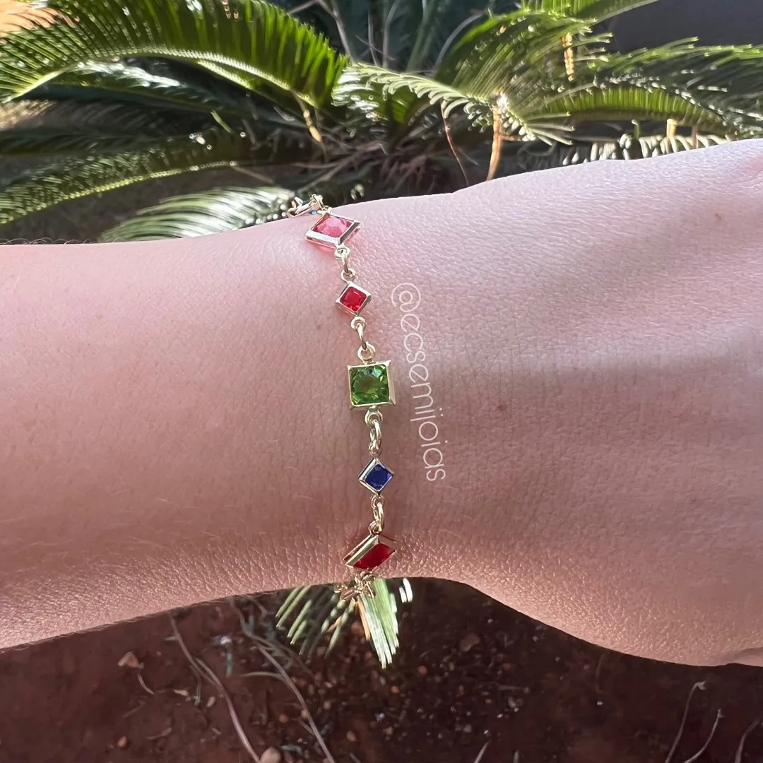 Pulseira com cristais quadrados coloridos - 18m + extensor - banhado a ouro 18k