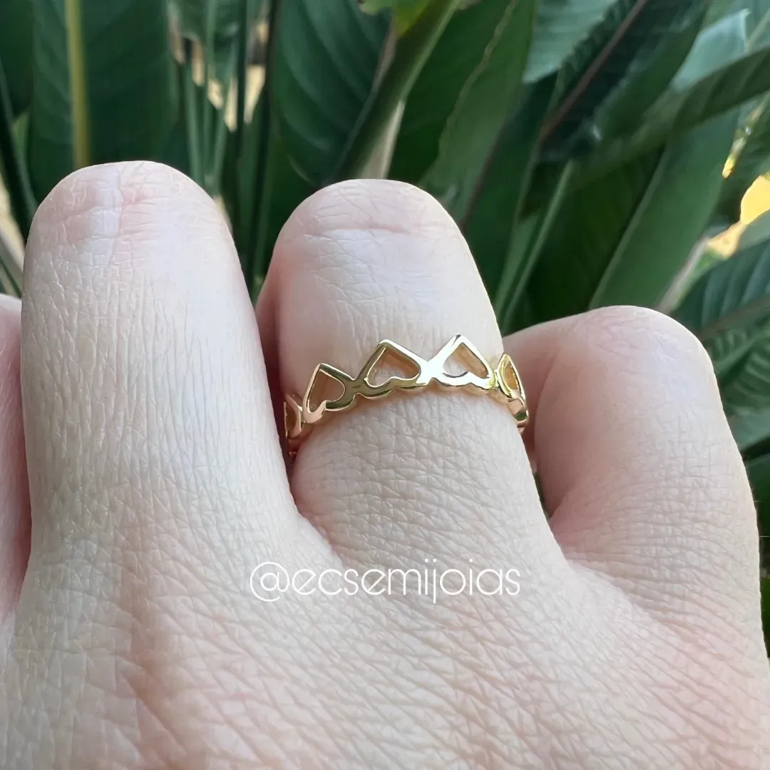 Anel com 100% corações vazados - banhado a ouro 18k