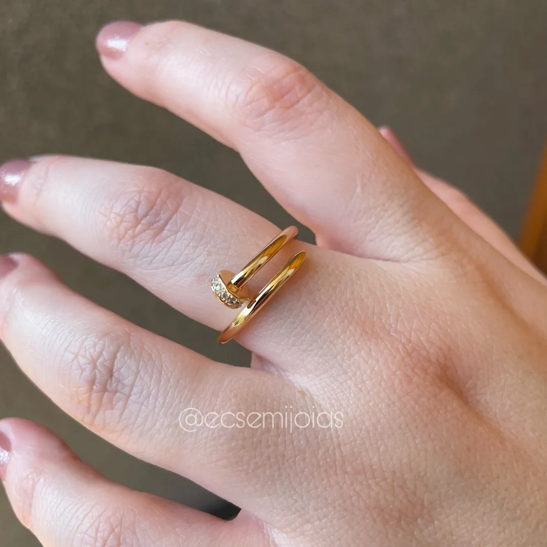 Anel de prego liso com ponta cravejada - banhado a ouro 18k