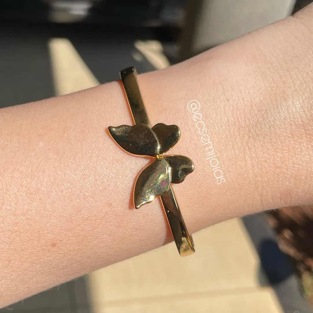 Bracelete com borboleta lisa - banhado a ouro 18k