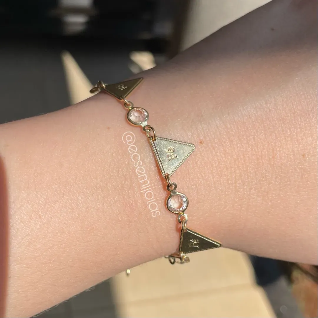 Pulseira com triângulos escrito fé com cristais intercalados - 15cm + extensor - banhado a ouro 18k