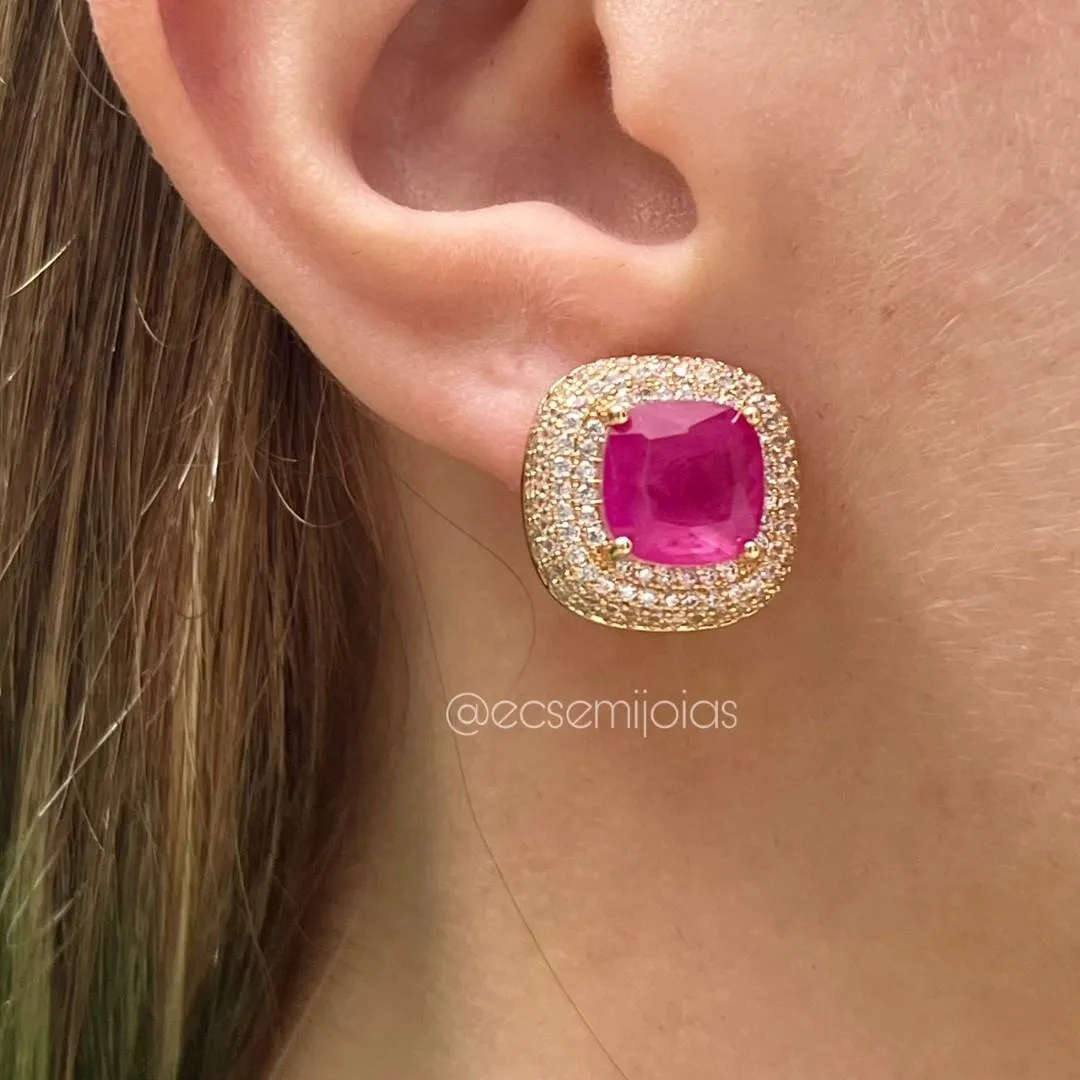 Conjunto de brinco e colar de pedra fusion quadrada cravejado em volta - elos da corrente cravejados - pingente 2,8cm - 40cm - banhado a ouro 18k