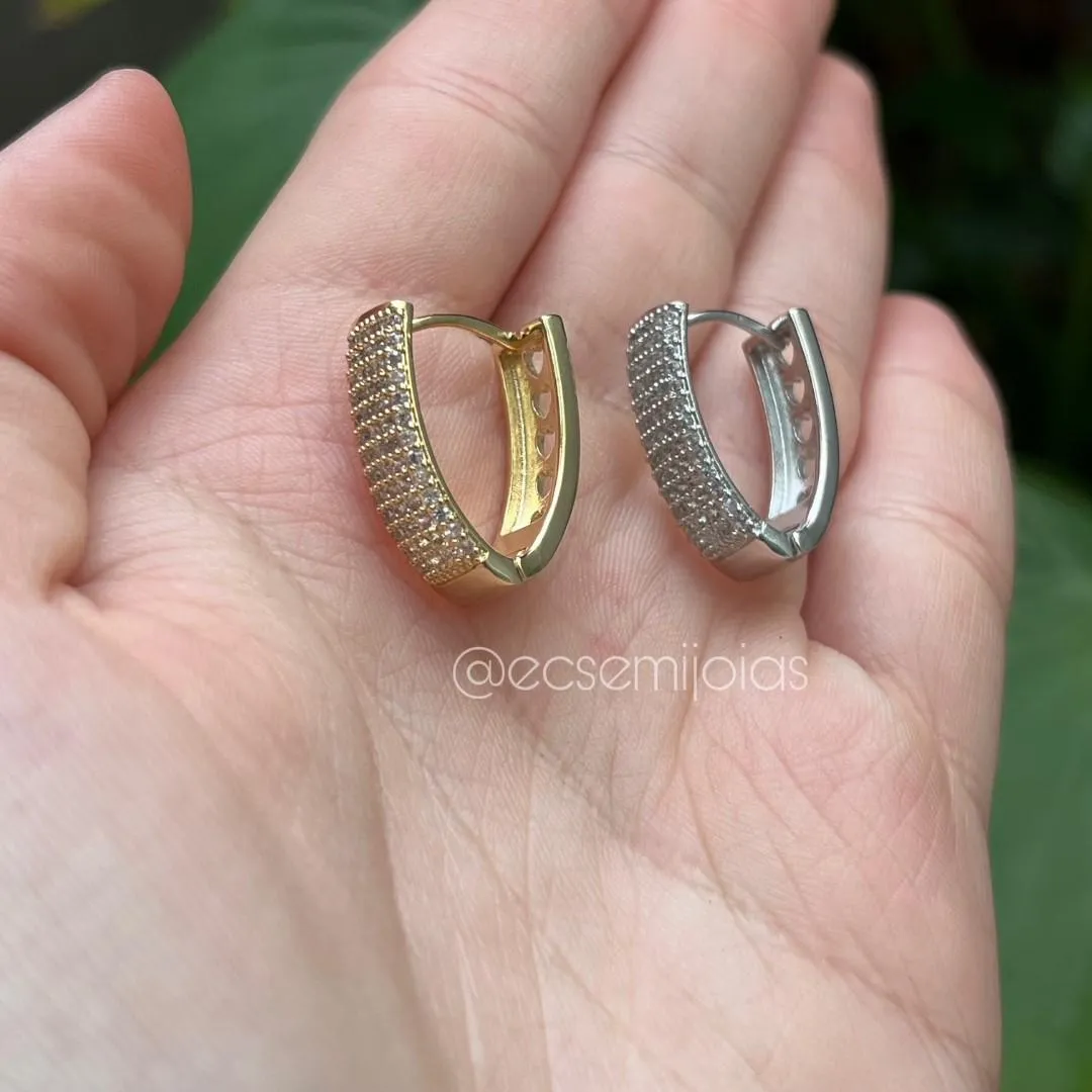 Argola em forma de gota com 4 fileiras cravejadas - banhado a ródio branco
