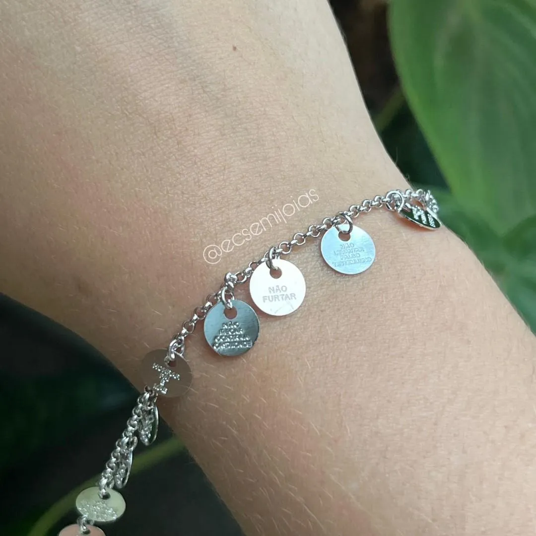 Pulseira com moedas dos 10 mandamentos - 15cm + extensor - banhado a ródio branco