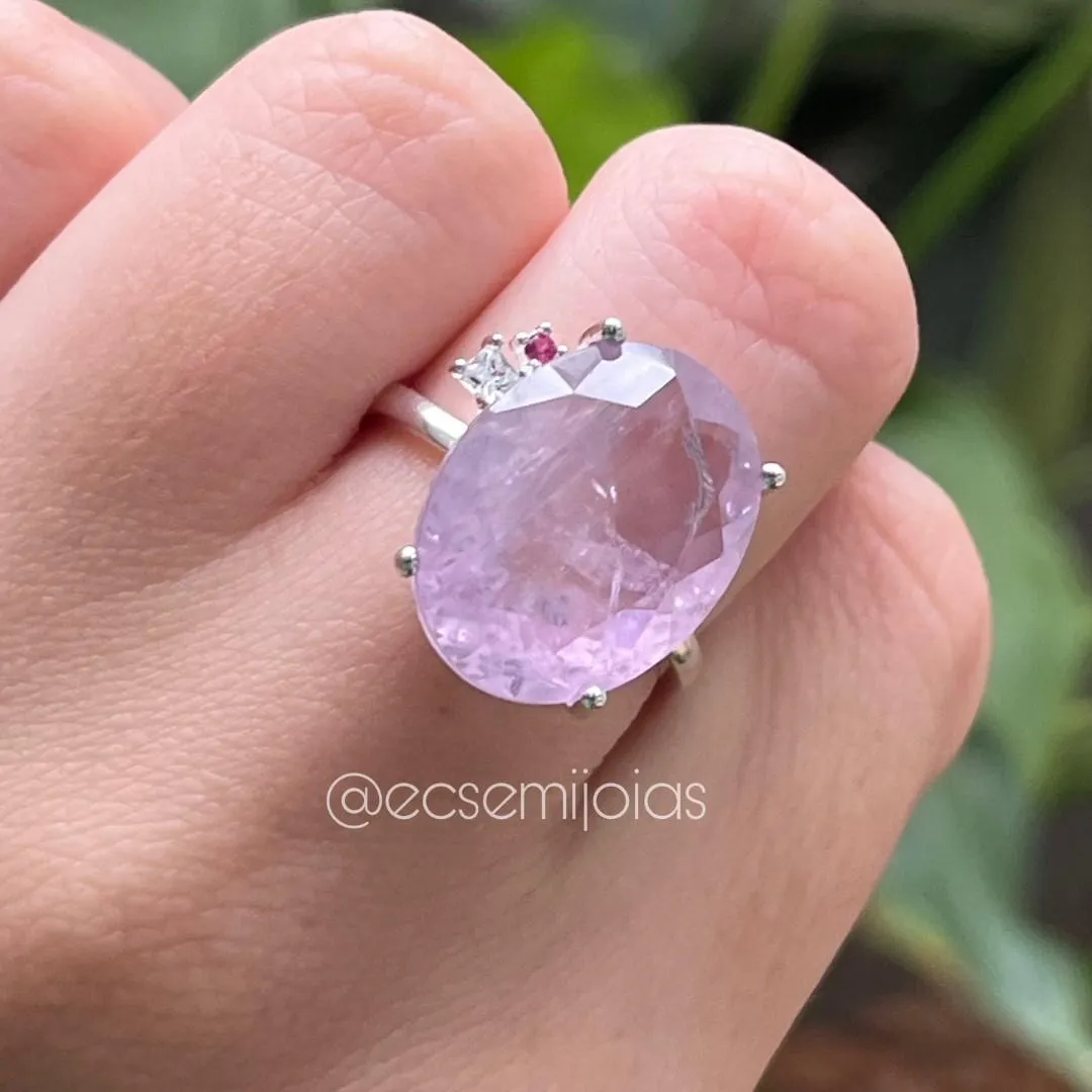 Conjunto brinco e anel com pedra oval grande e 2 zircônias menores - prata 925