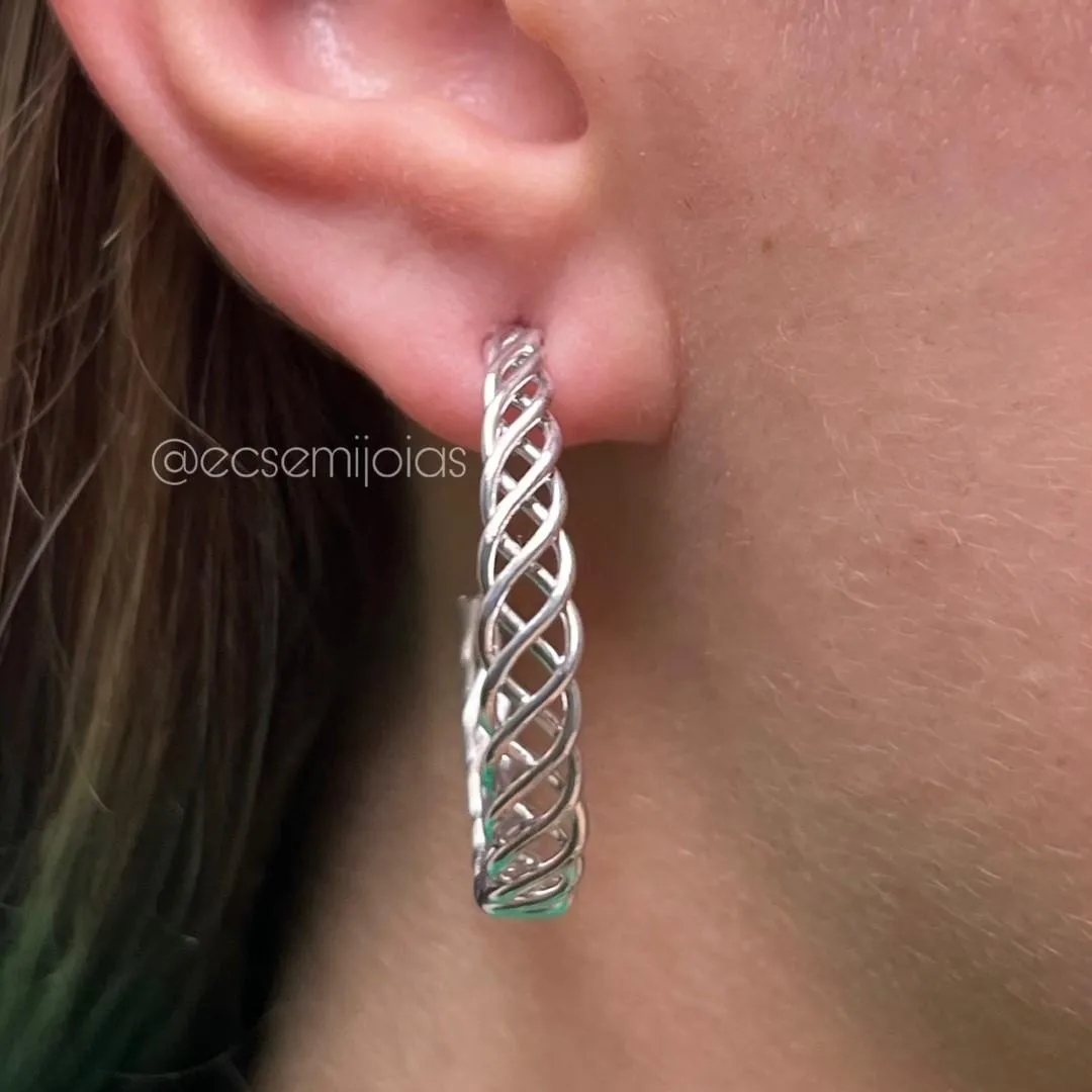 Argola trançada vazada - 33mm - banhado a ródio branco