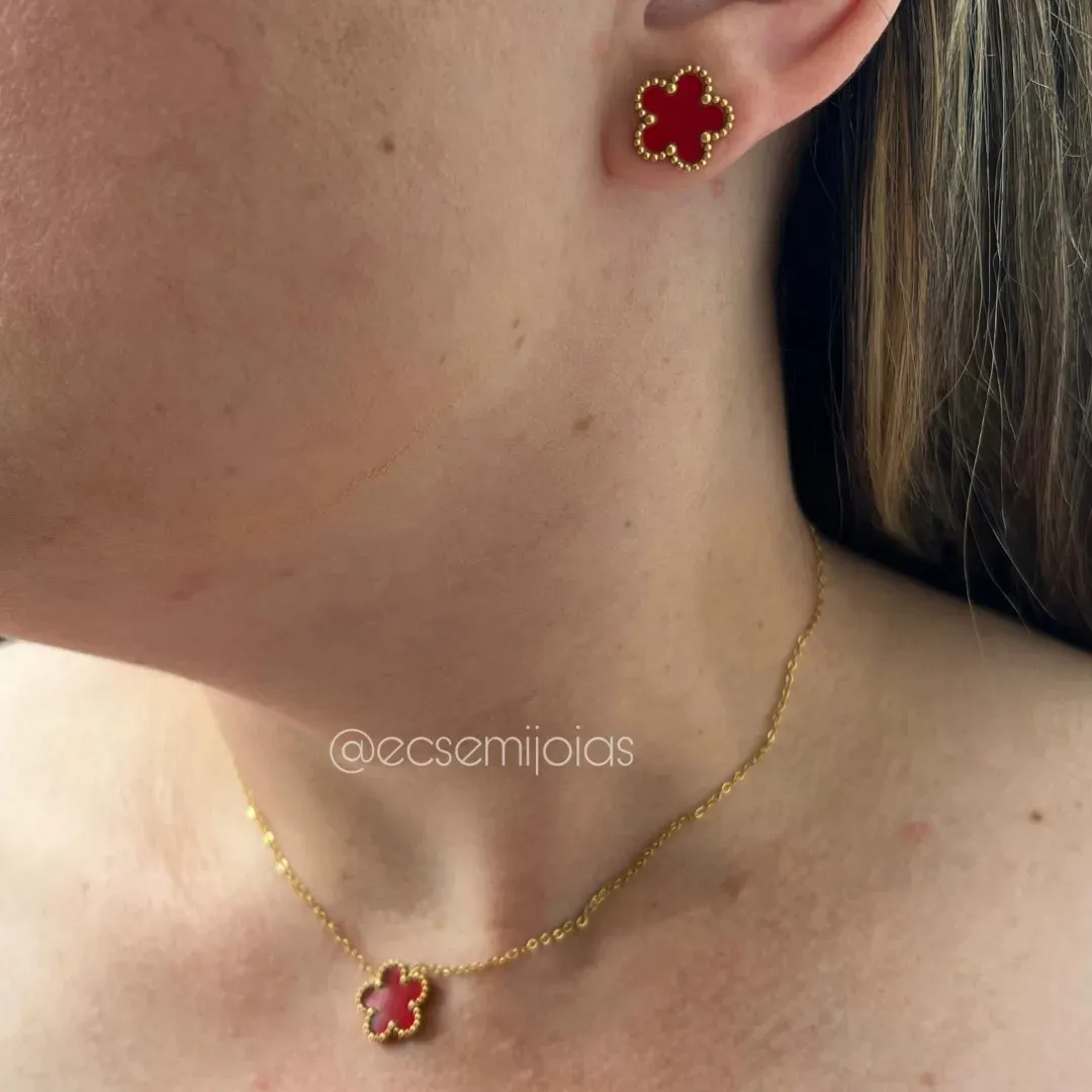 Conjunto de brinco e colar de flor com 5 pétalas - aço dourado