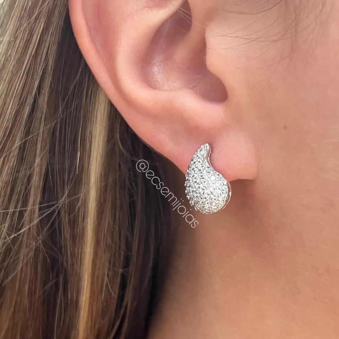 Conjunto de brinco e colar de gota cravejada - banhado a ródio branco