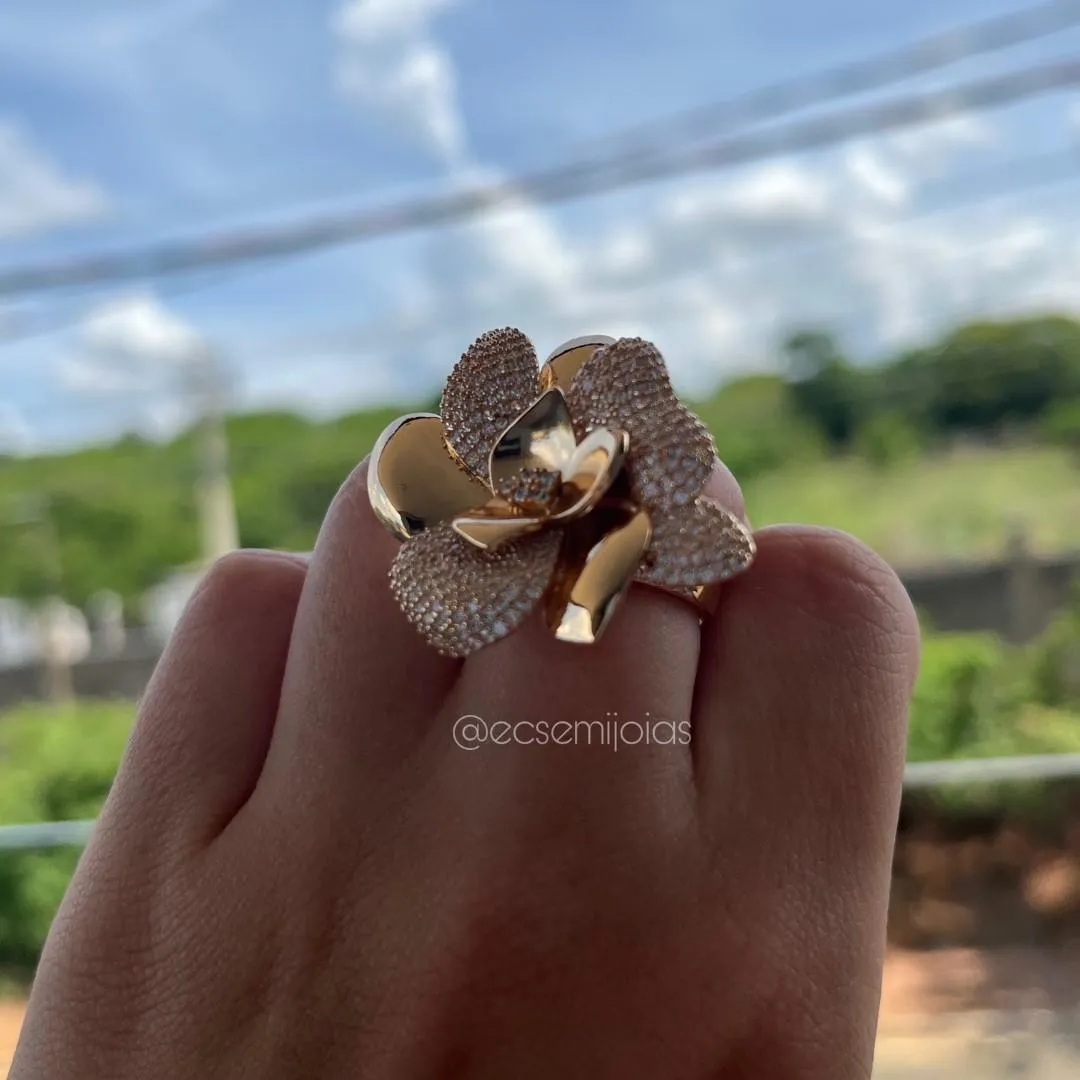 Conjunto de anel e brinco de flor orquídea cravejada - banhado a ouro 18k