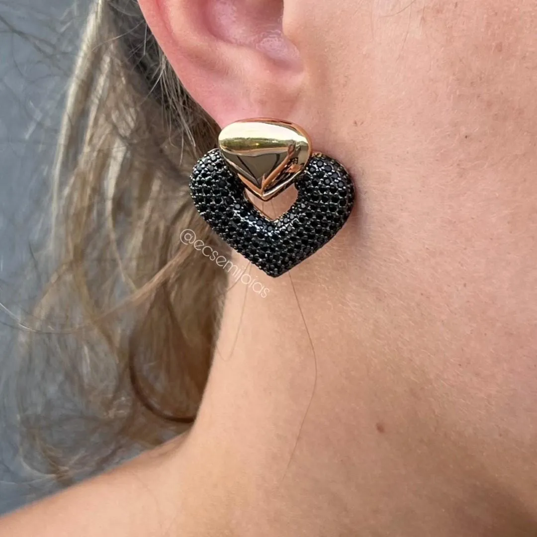 Conjunto de anel e brinco de coração G liso e cravejado - banhado a ouro 18k
