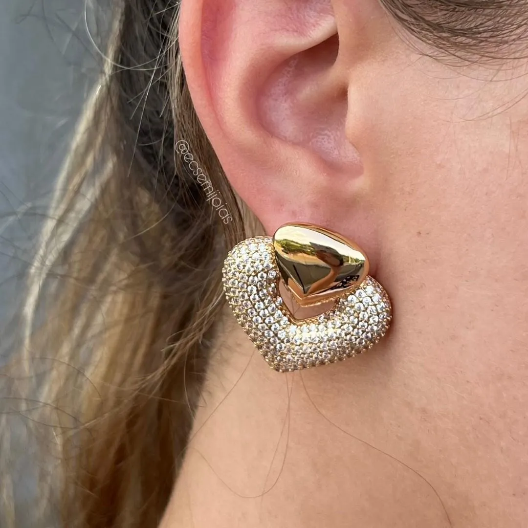 Conjunto de anel e brinco de coração G liso e cravejado - banhado a ouro 18k