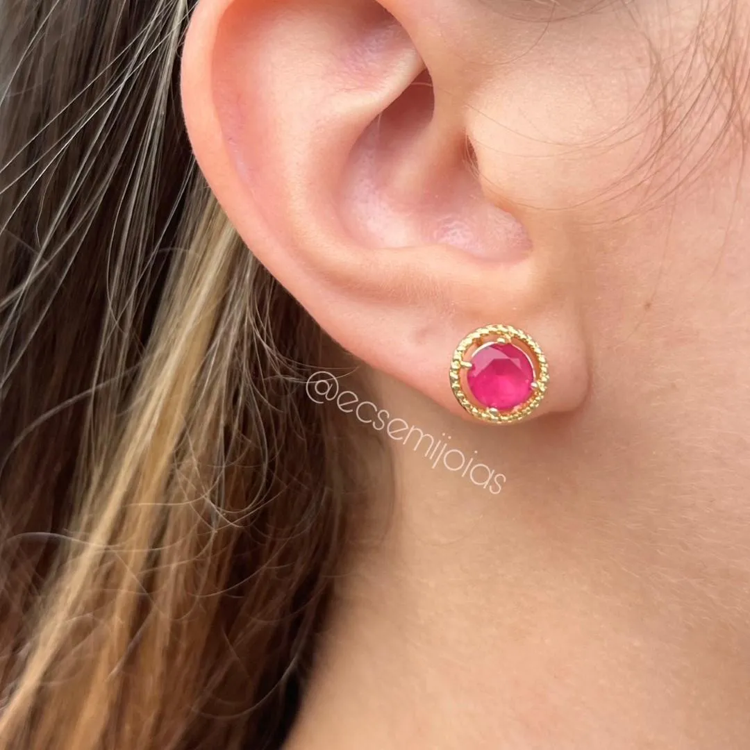 Conjunto de brinco e colar com pedra redonda no centro com borda cravejada - 7mm - banhado a ouro 18k