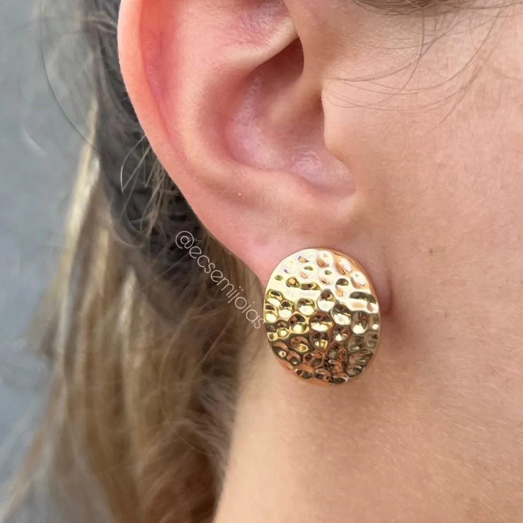Conjunto de anel e brinco oval martelado liso  - banhado a ouro 18k