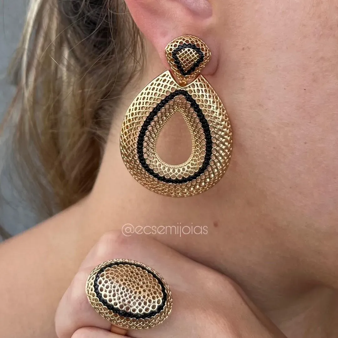 Conjunto de anel e brinco de gota G com 1 fileira cravejada e aro todo vazado - banhado a ouro 18k