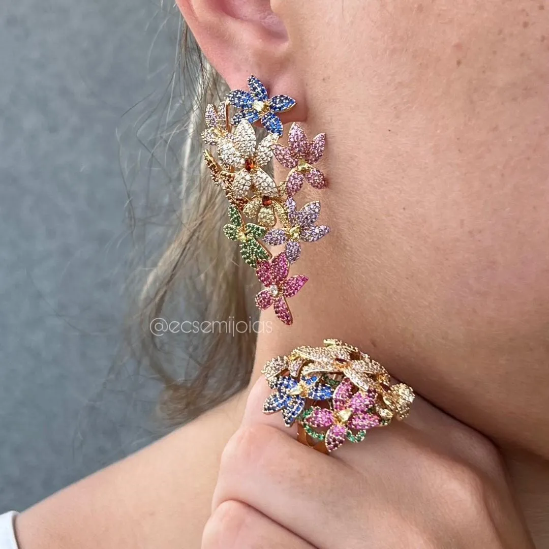 Conjunto de anel e brinco G com várias flores cravejadas - banhado a ouro 18k