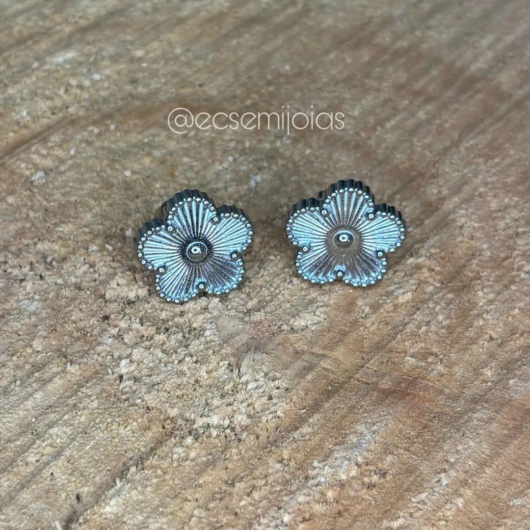 Conjunto de brinco e colar de flor com 5 pétala diamantada/trabalhada com bordas - 13mm - 40cm + extensor - aço