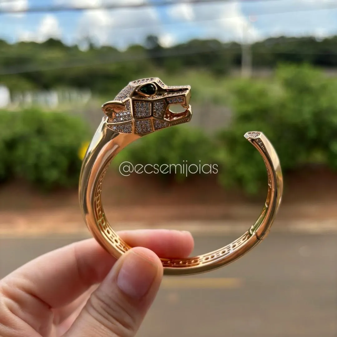 Bracelete cabeça de pantera cravejada com aro liso - banhado a ouro 18k