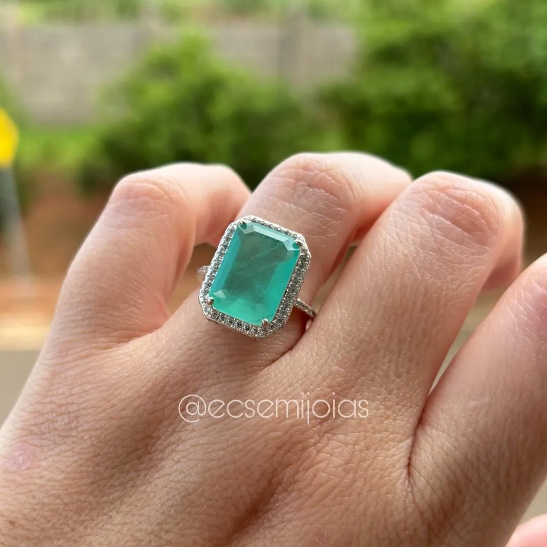 Anel com pedra fusion retangular cravejado em volta - prata 925