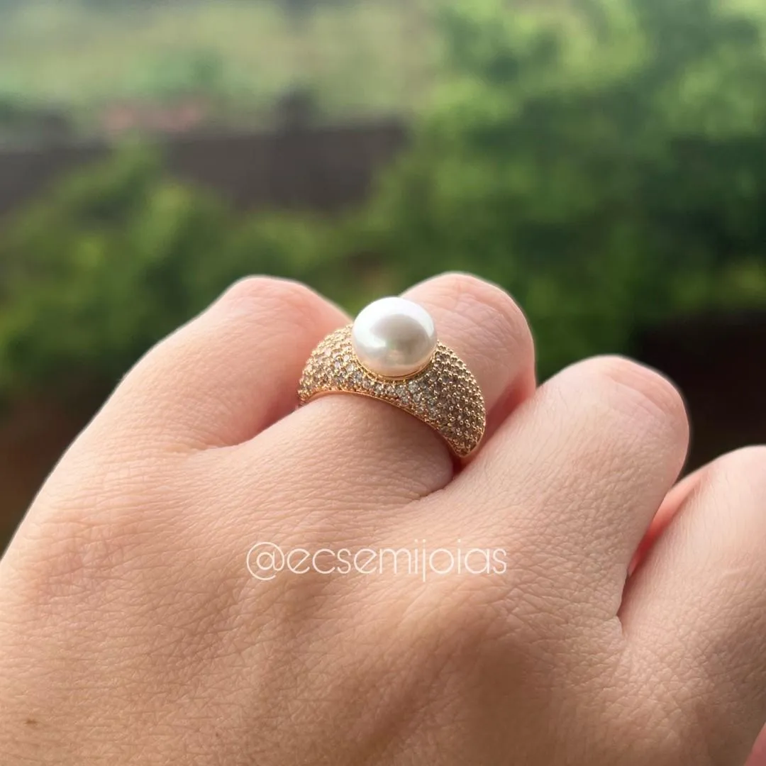 Anel com pérola 9mm central cravejado em volta  - banhado a ouro 18k